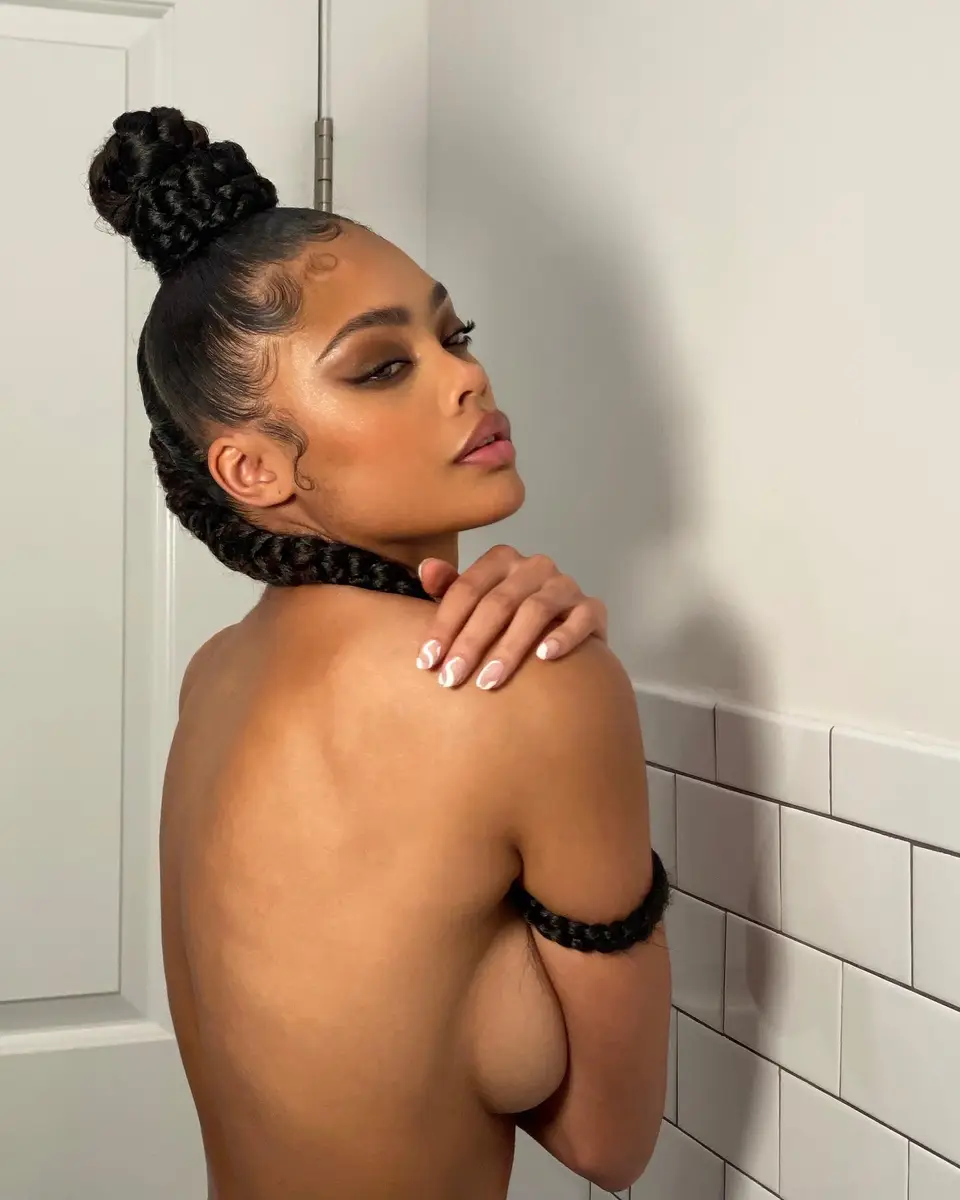 Aaliyah escort in Dubai