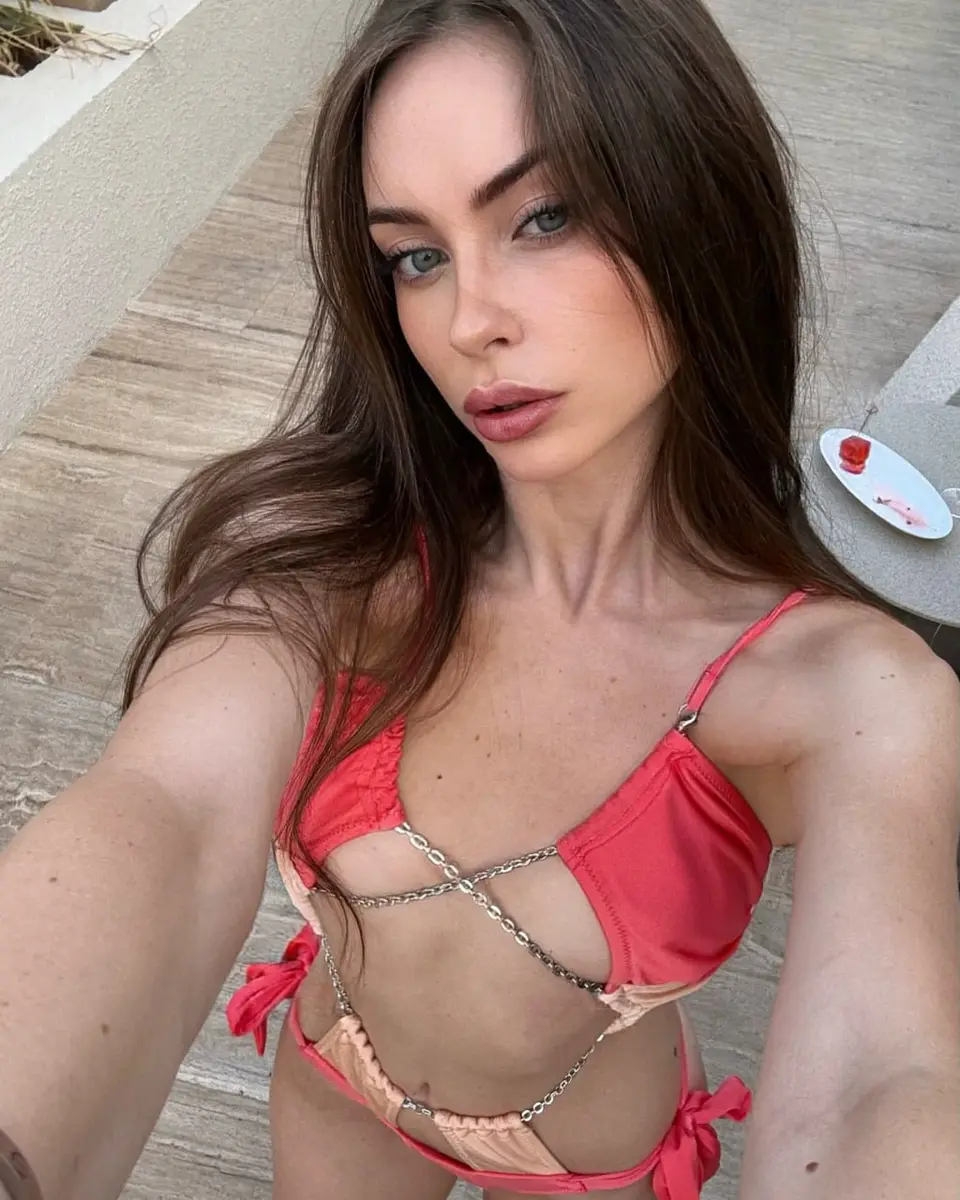 Amelia escort in Dubai