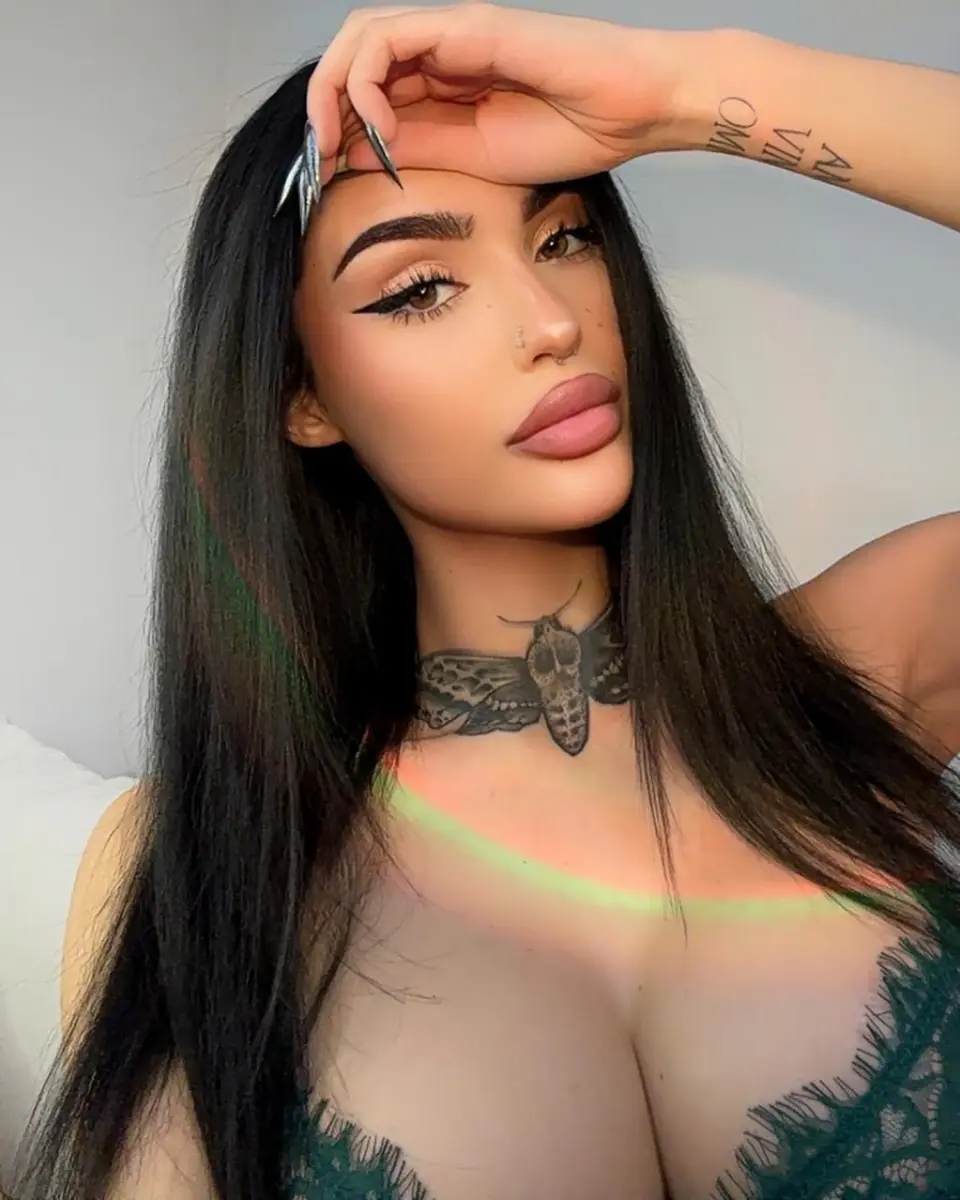 Amira escort in Dubai