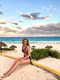 Ariel escort in Dubai