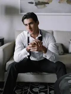 Aron escort in Dubai