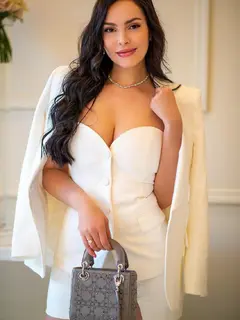 Clare escort in Dubai