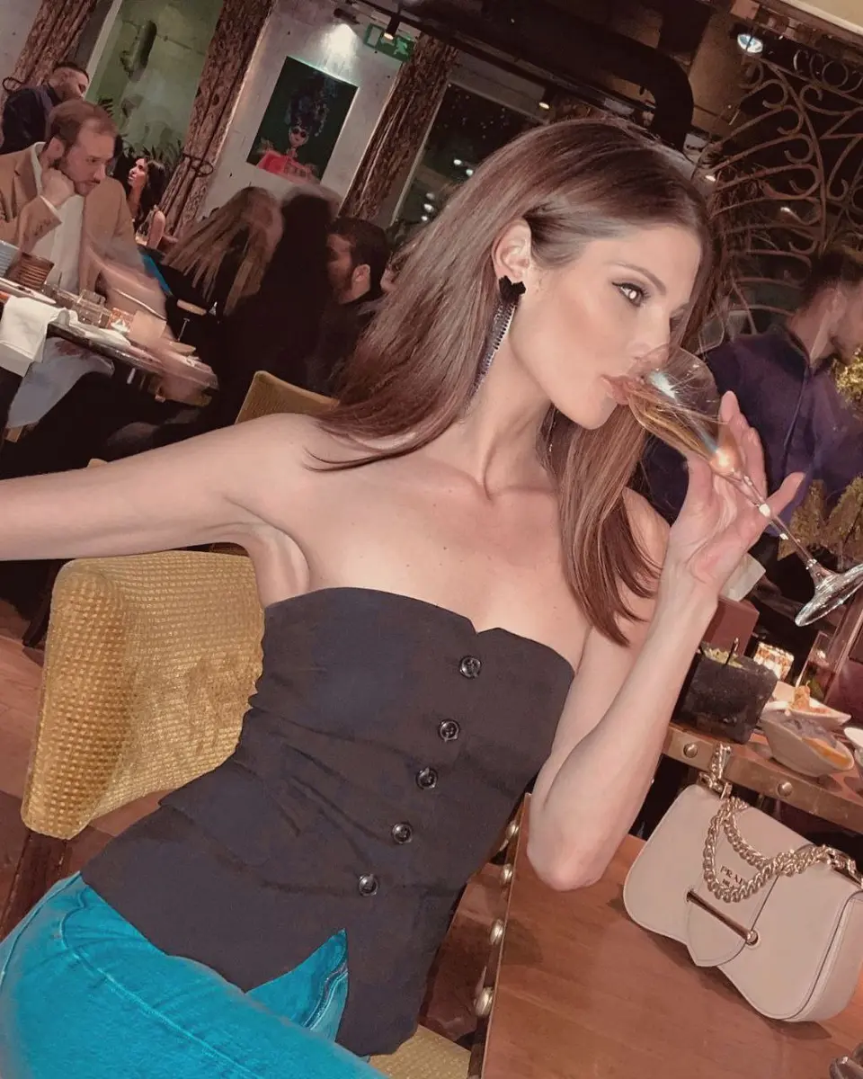 ELENA escort in Dubai