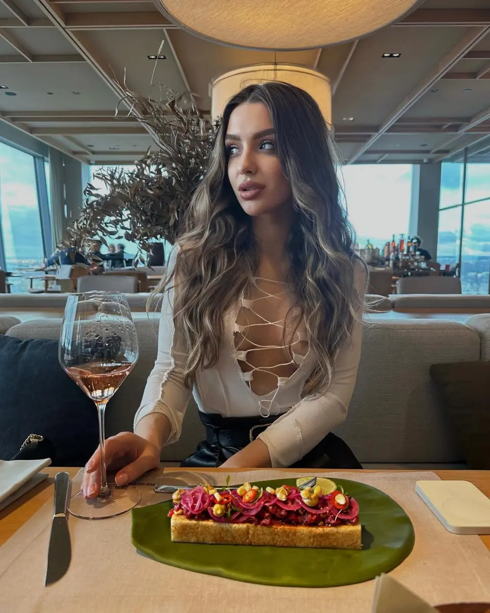 Elina escort in Dubai