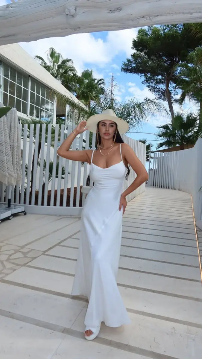 Emily escort in Dubai