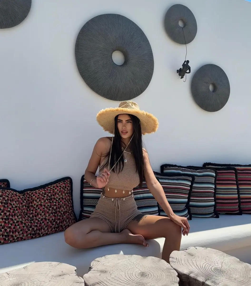 Emily escort in Dubai