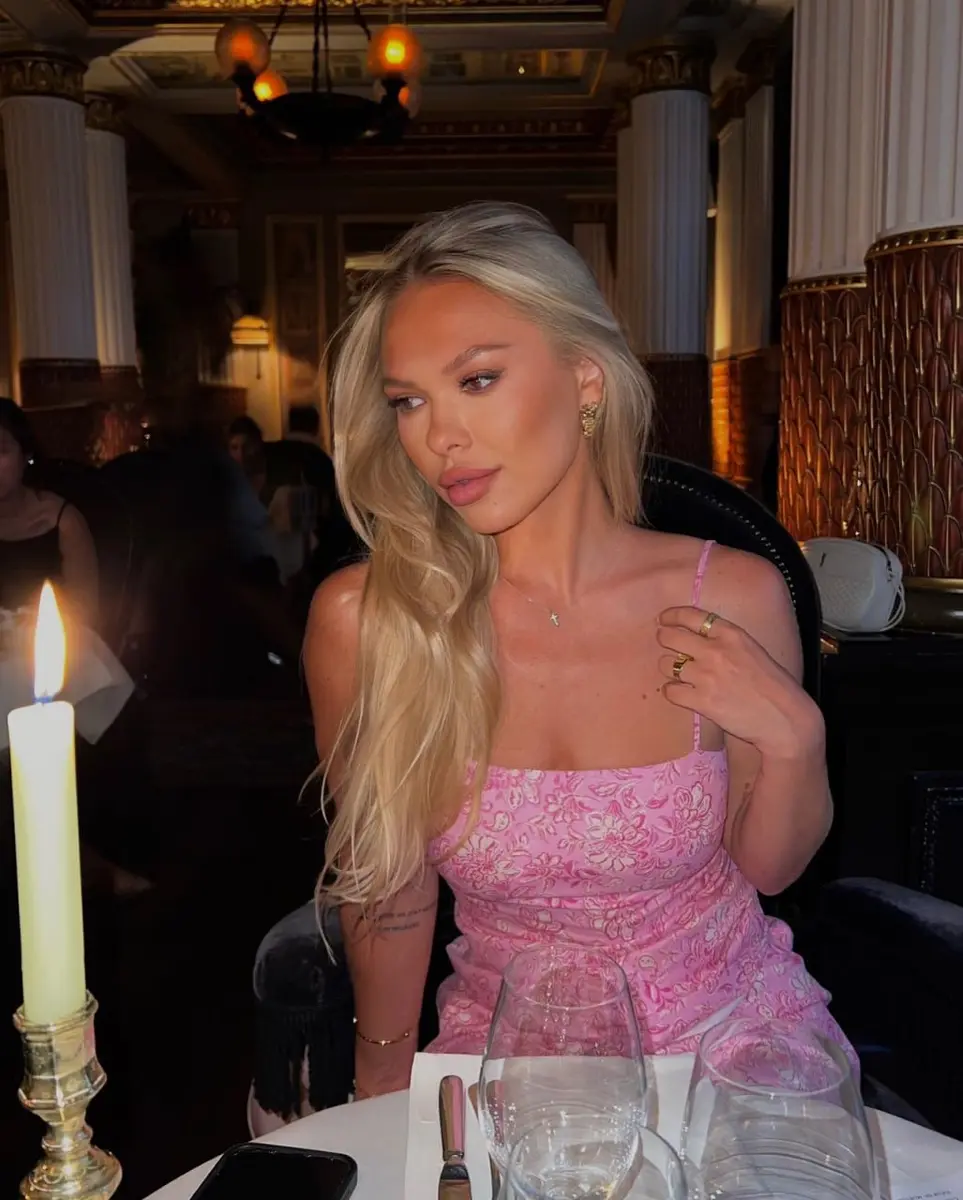 Emma escort in Dubai