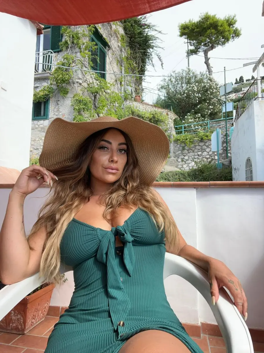 Faye escort in Dubai