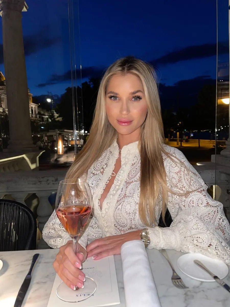 Jasmine escort in Dubai