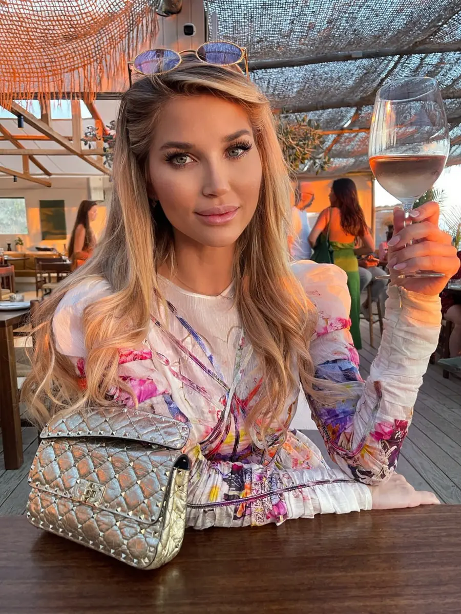 Jasmine escort in Dubai