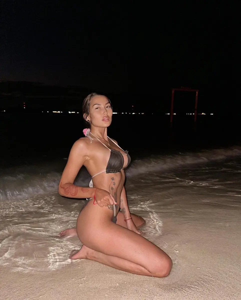 Karina escort in Dubai