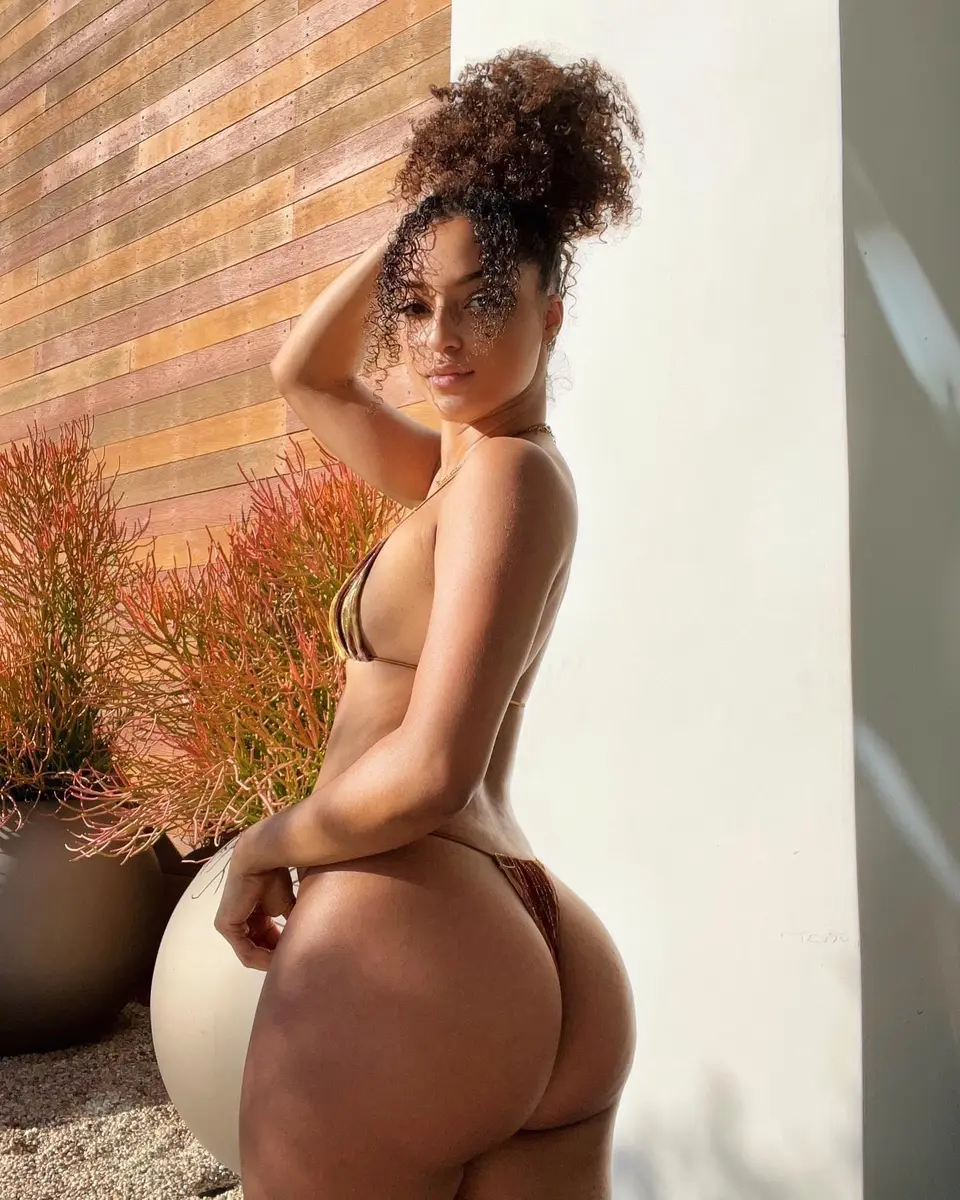 Kiki escort in Dubai