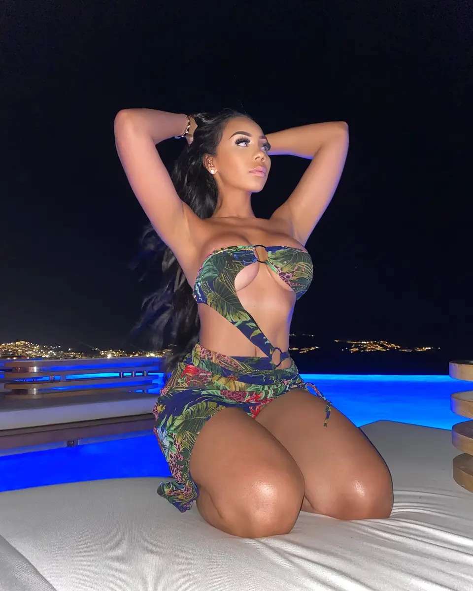 Lisa escort in Dubai