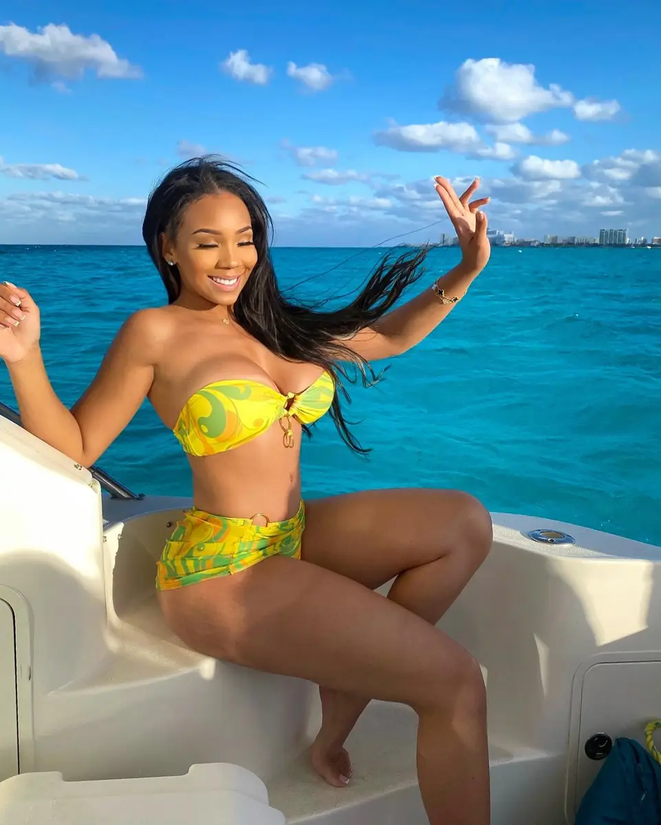 Lisa escort in Dubai