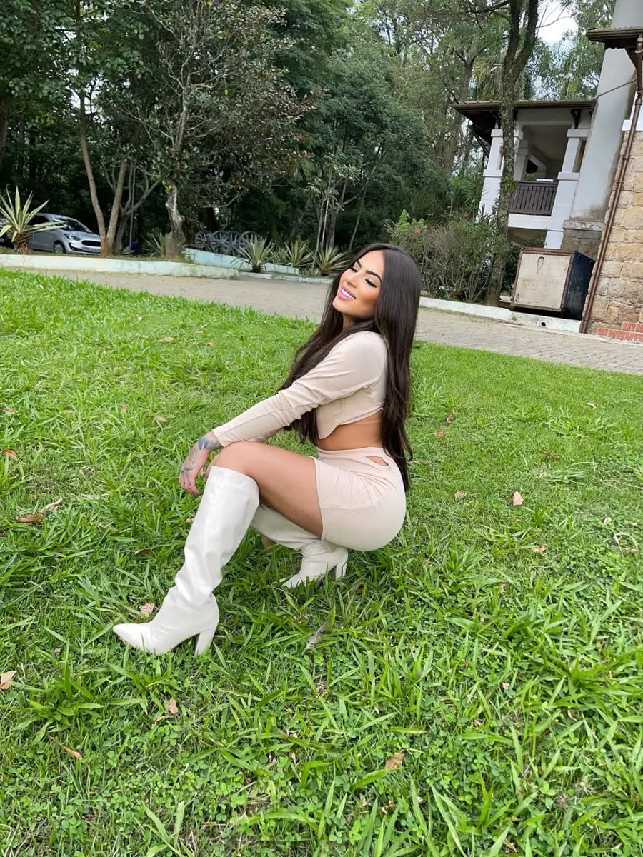 Loren escort in Dubai