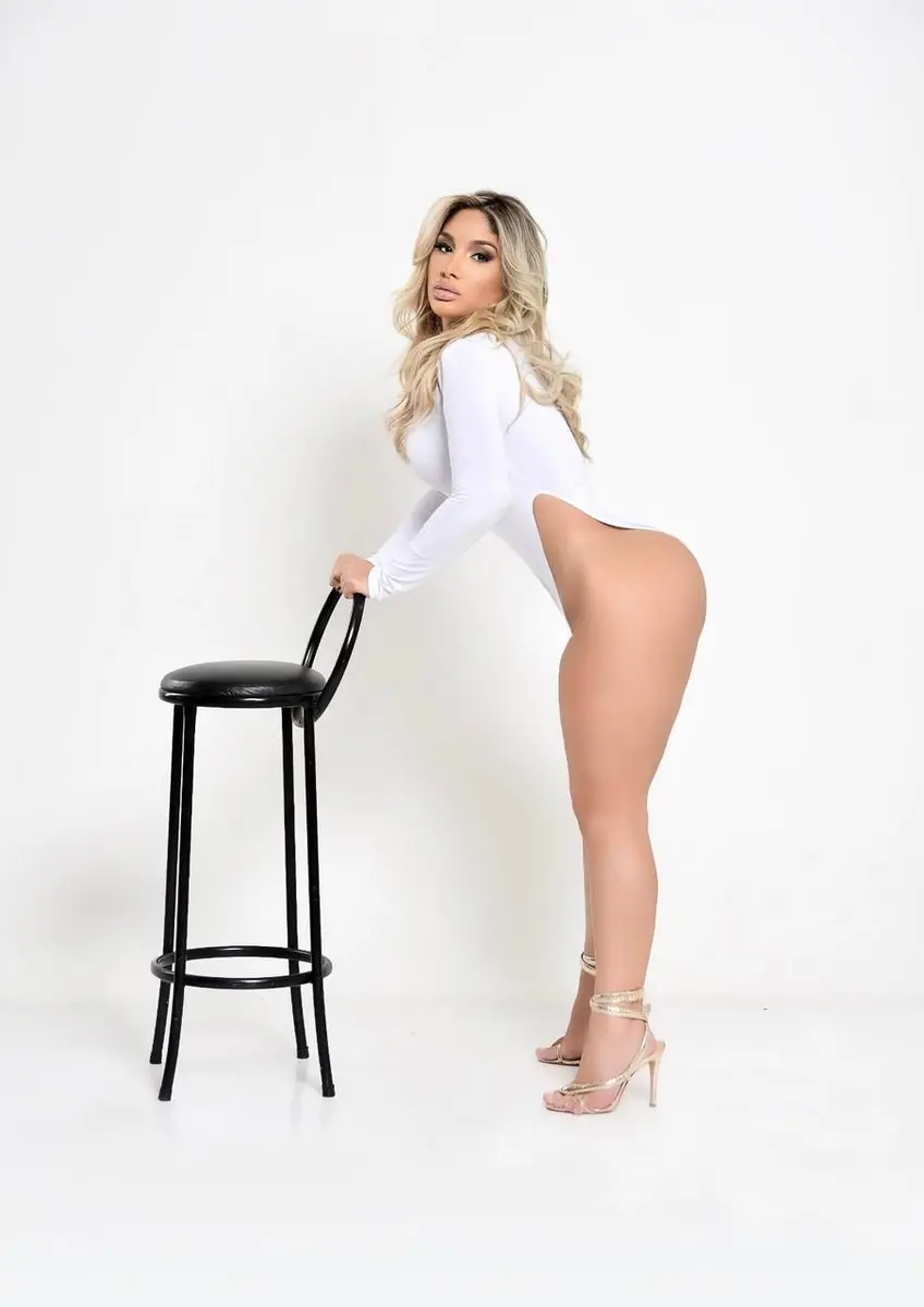 Luana escort in Dubai