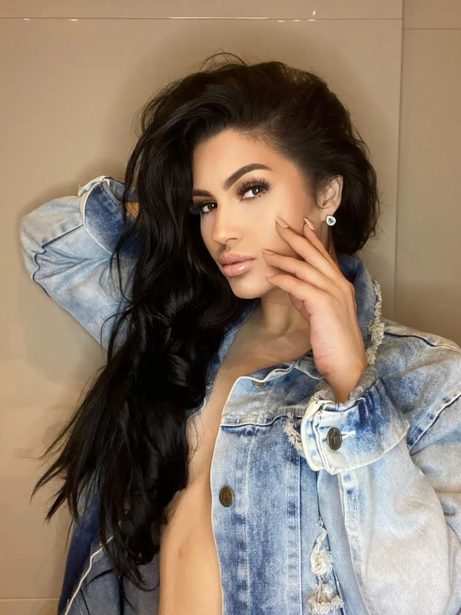 Olivia escort in Dubai