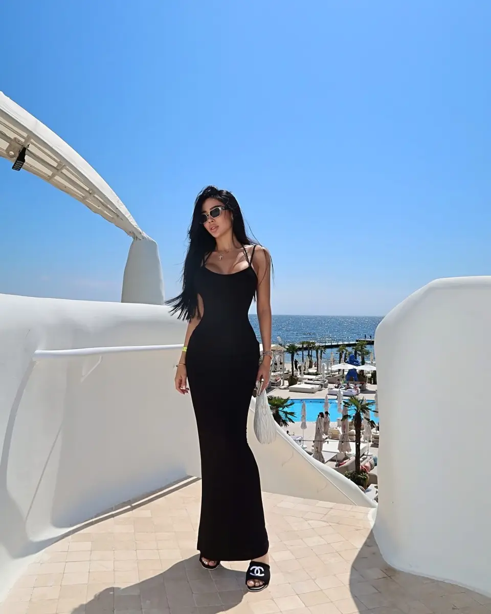 Penelope escort in Dubai