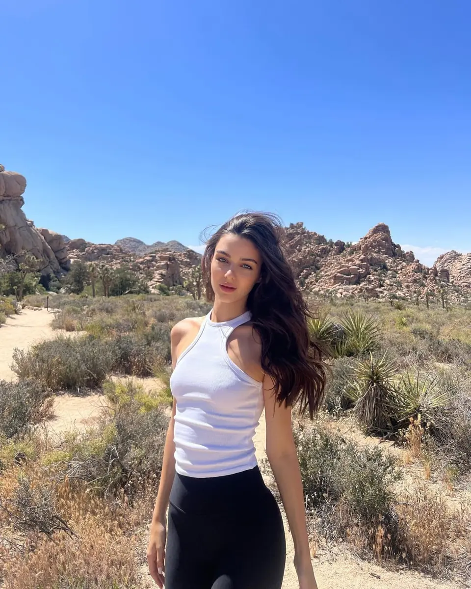 Romina escort in Dubai