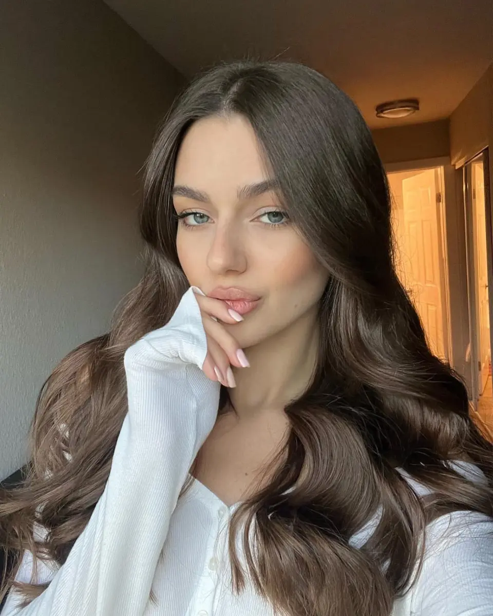 Romina escort in Dubai