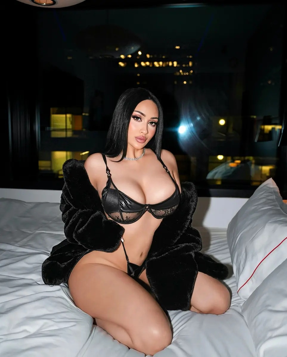 Samfira escort in Dubai