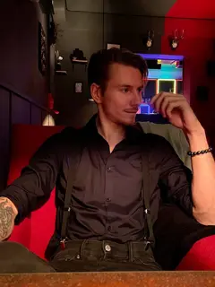 Simon escort in Dubai