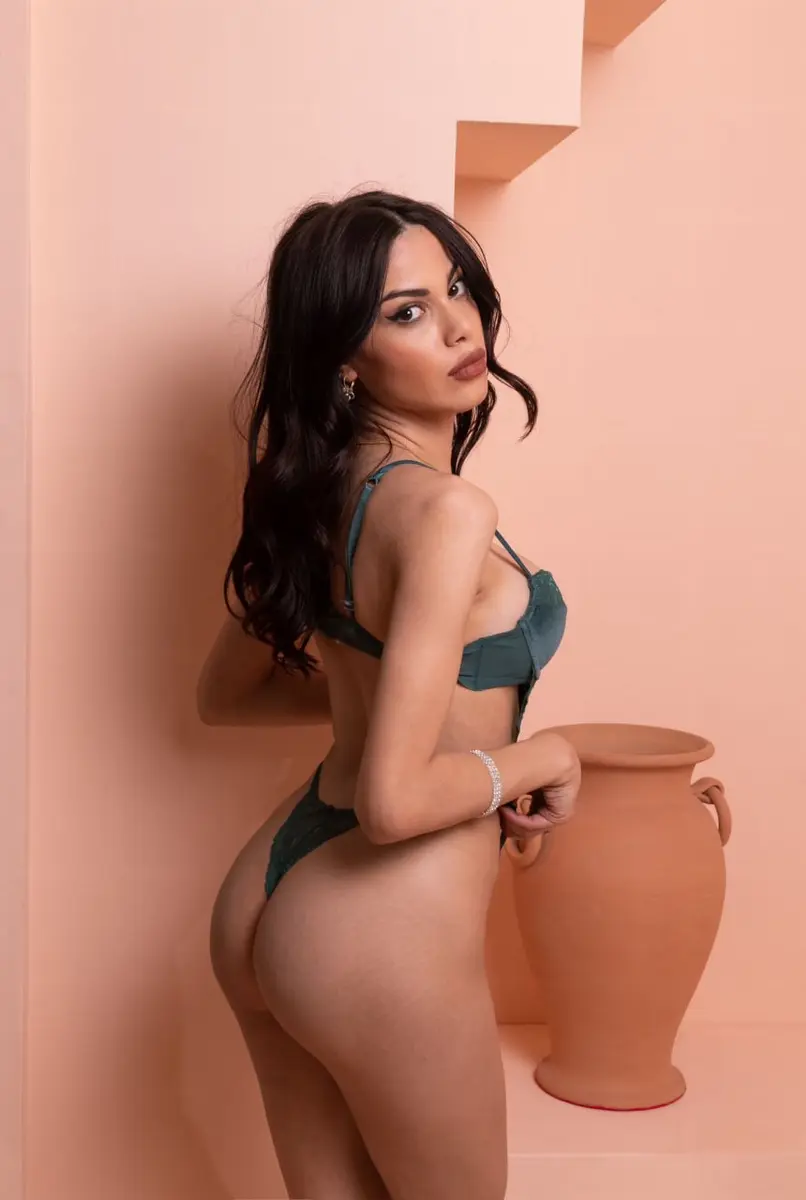 Skylar escort in Dubai