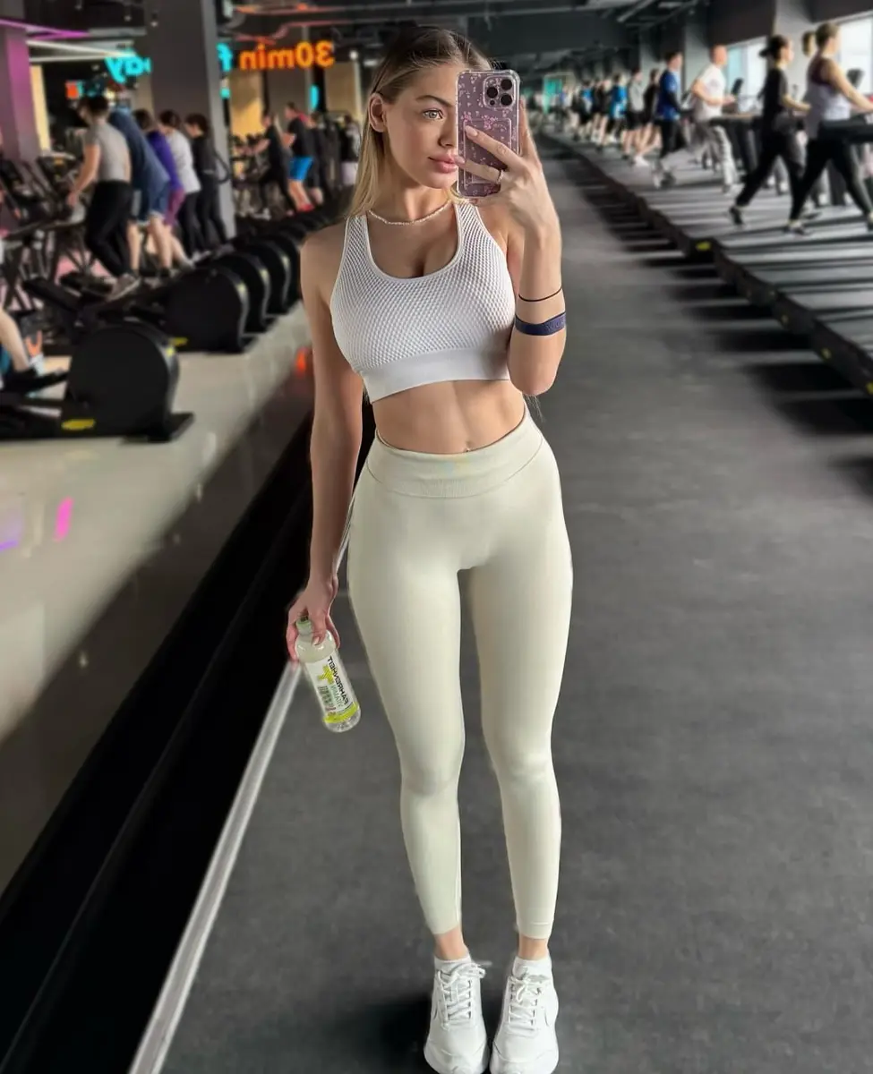 Sofie escort in Dubai