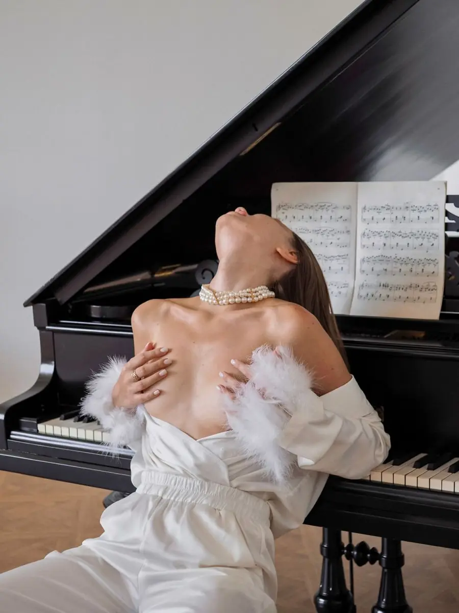 Tania escort in Dubai