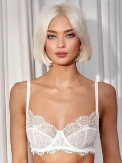 Valeria escort in Dubai