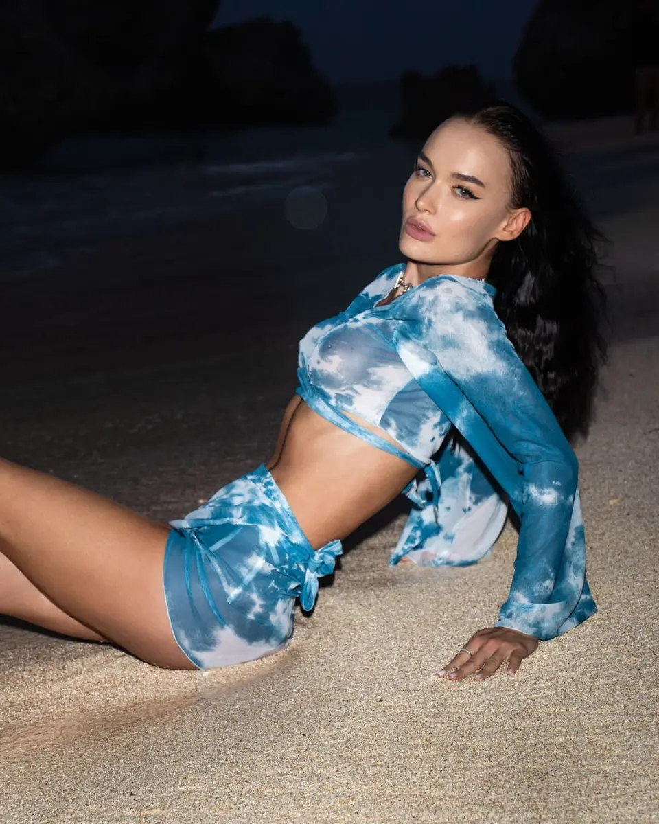 Vicki escort in Dubai