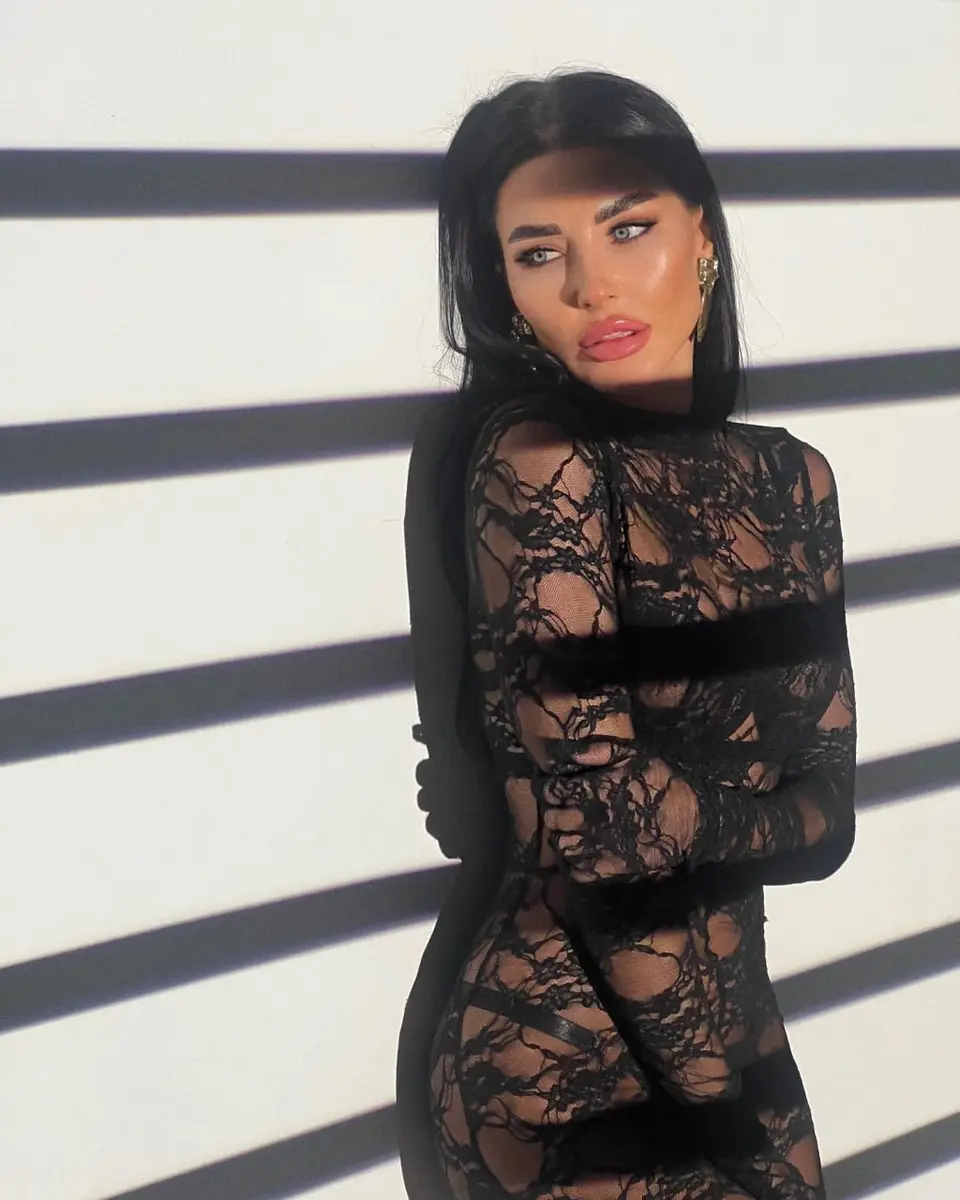 Victoria escort in Dubai