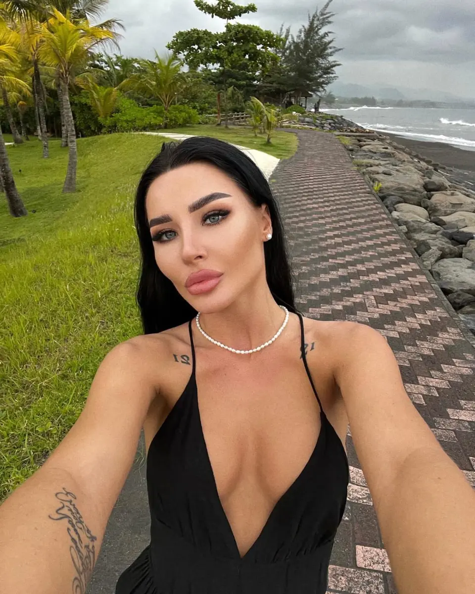 Victoria escort in Dubai