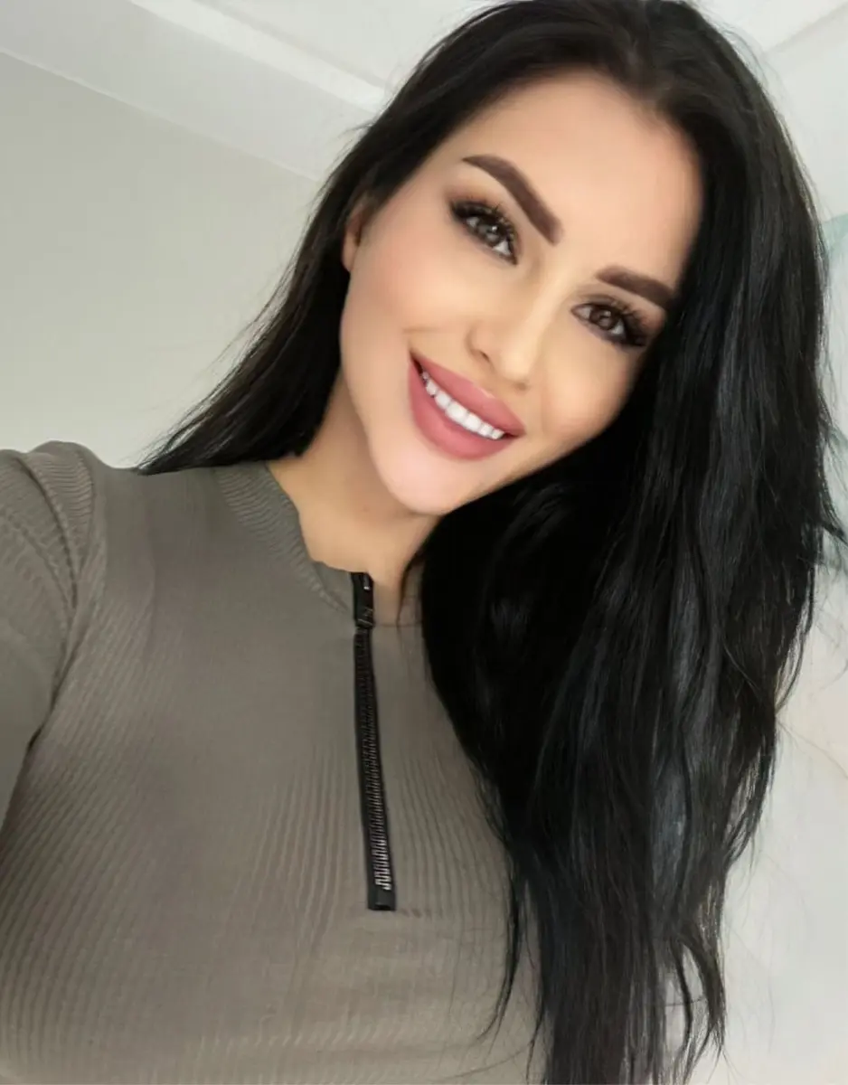 Zoi escort in Dubai